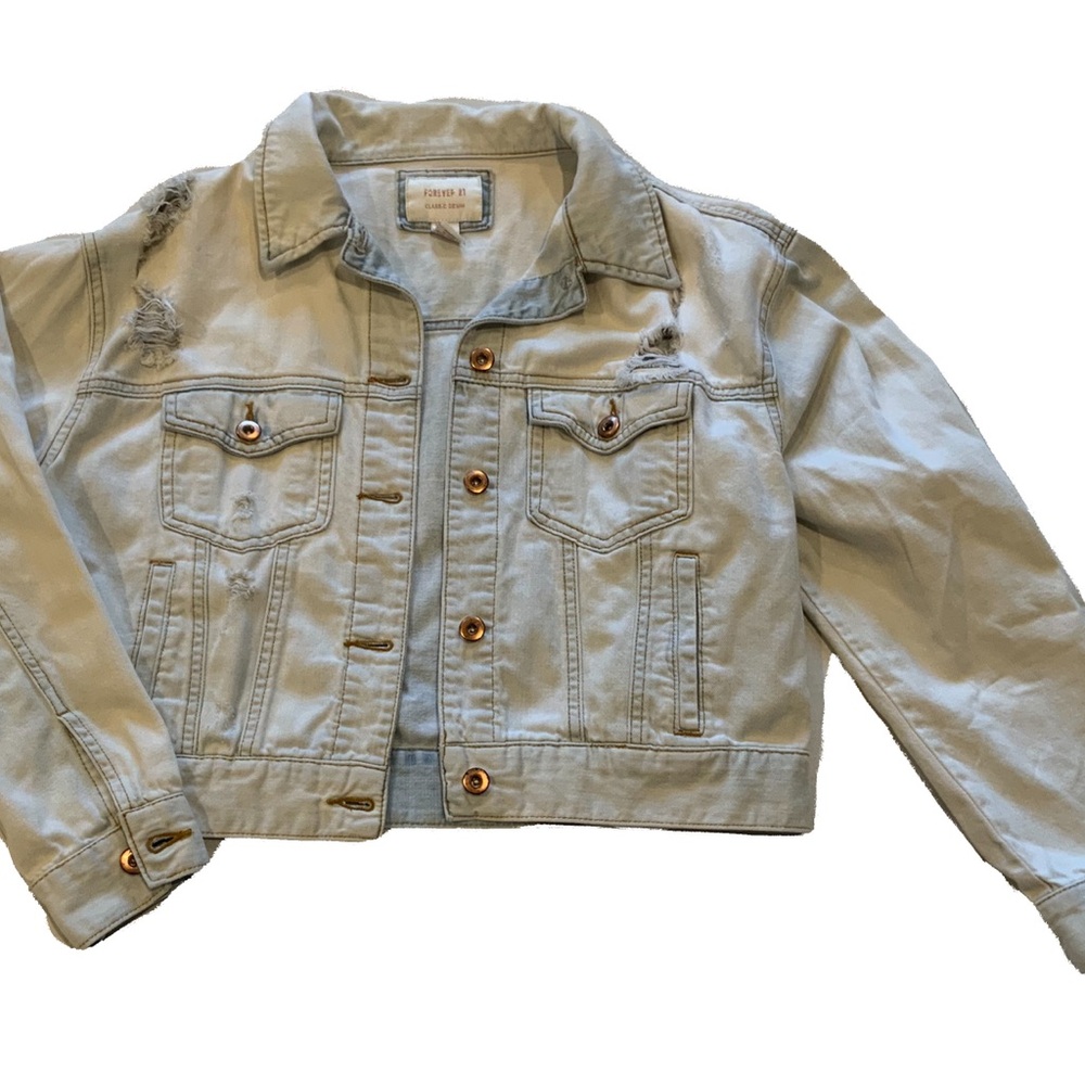 Forever 21 Denim Women’s Jean Jacket Classic Light Wash Distressed Blue Size M